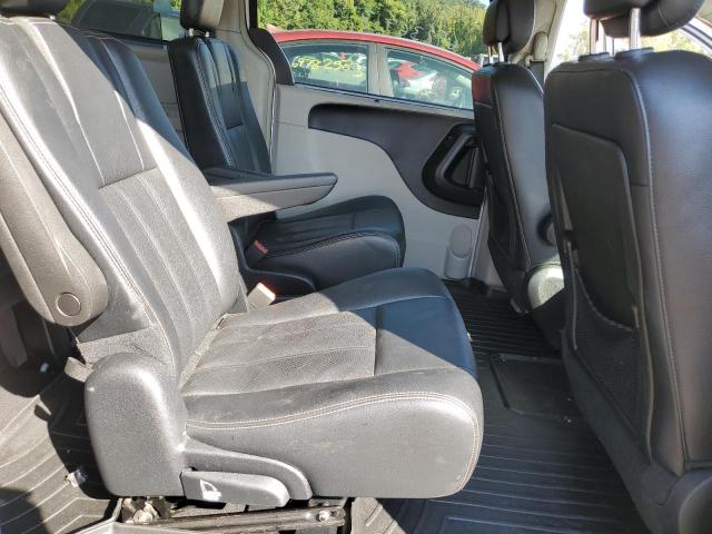 2C4RC1CG8GR303069 - 2016 CHRYSLER TOWN & COU TOURING L WHITE photo 11