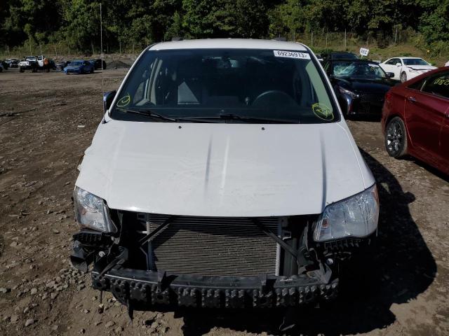 2C4RC1CG8GR303069 - 2016 CHRYSLER TOWN & COU TOURING L WHITE photo 5