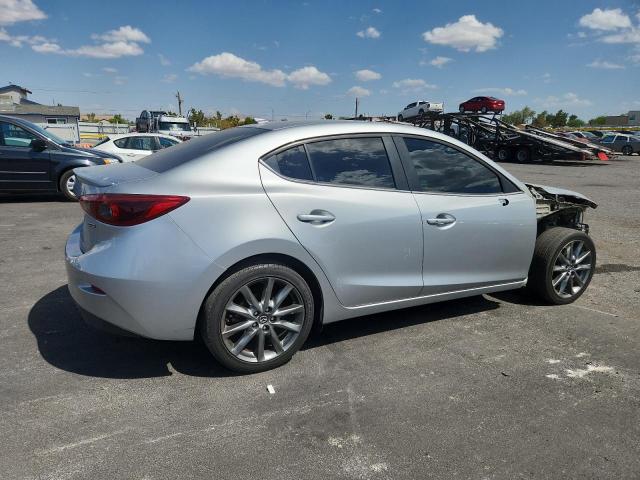 3MZBN1W33JM159902 - 2018 MAZDA 3 GRAND TOURING Күміс фото 3