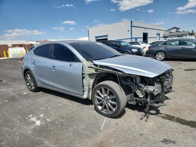 3MZBN1W33JM159902 - 2018 MAZDA 3 GRAND TOURING Күміс фото 4