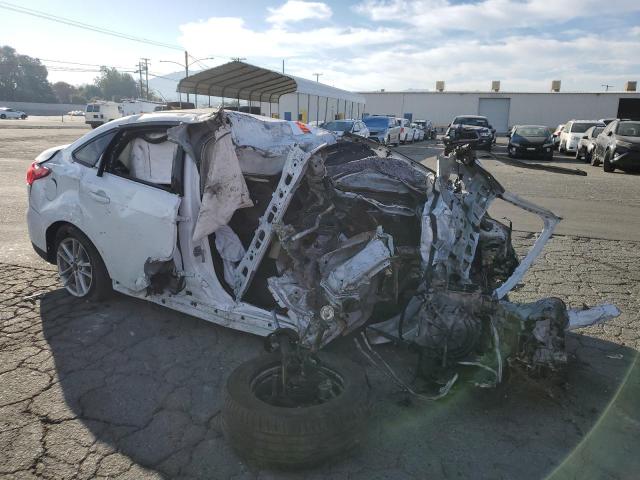 1FADP3FE5JL293580 - 2018 FORD FOCUS SE WHITE photo 4