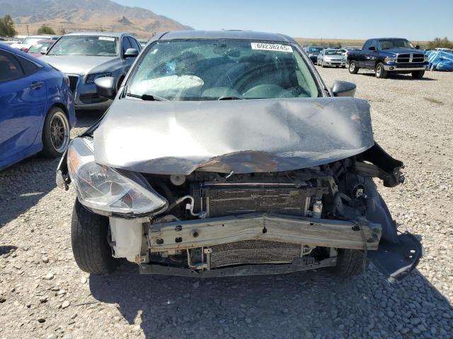 3N1CN7AP8JL801401 - 2018 NISSAN VERSA S GRAY photo 5