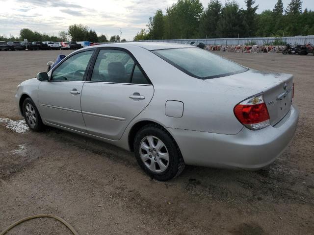 4T1BF32K15U602795 - 2005 TOYOTA CAMRY LE SILVER photo 2