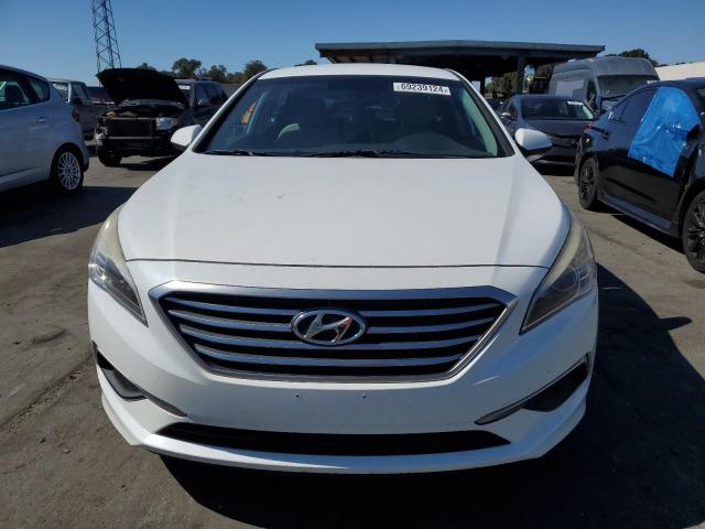 5NPE24AF7GH336963 - 2016 HYUNDAI SONATA SE WHITE photo 5