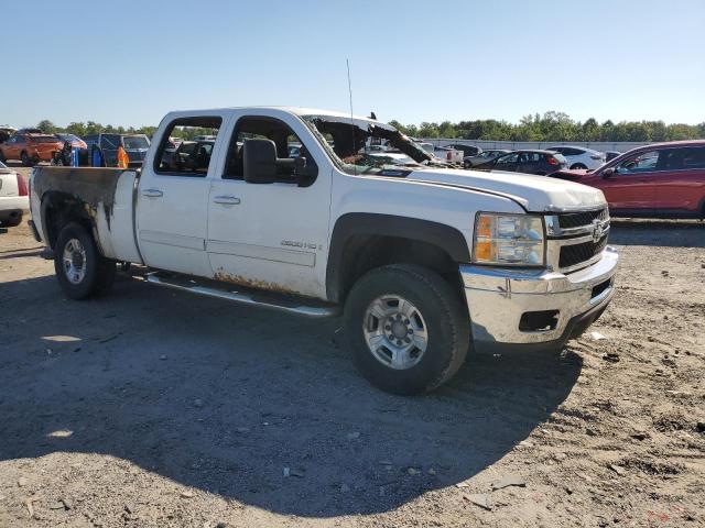 1GCHK43KX9F106421 - 2009 CHEVROLET SILVERADO K2500 HEAVY DUTY WHITE photo 4