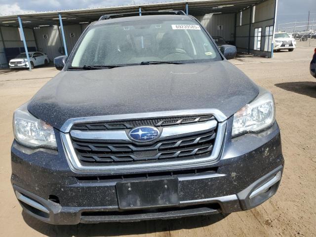 JF2SJAGC4JH407917 - 2018 SUBARU FORESTER 2.5I PREMIUM Сұр фото 5