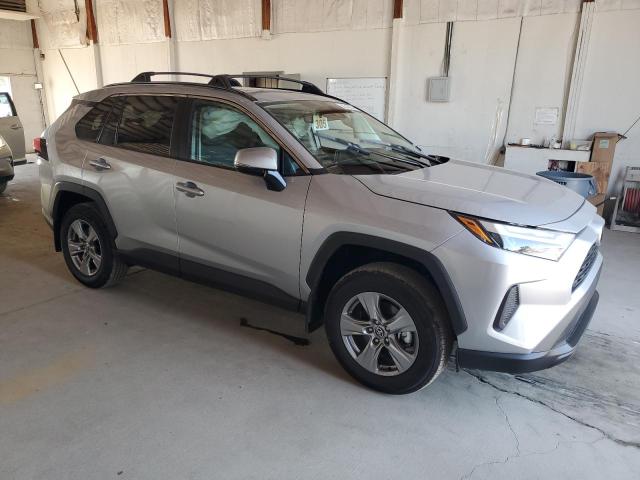 2T3P1RFV4SW563263 - 2025 TOYOTA RAV4 XLE SILVER photo 4