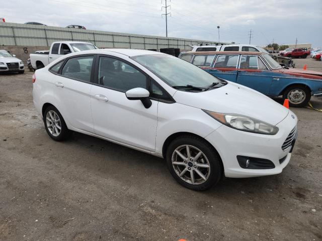 3FADP4BJ9KM149801 - 2019 FORD FIESTA SE WHITE photo 4