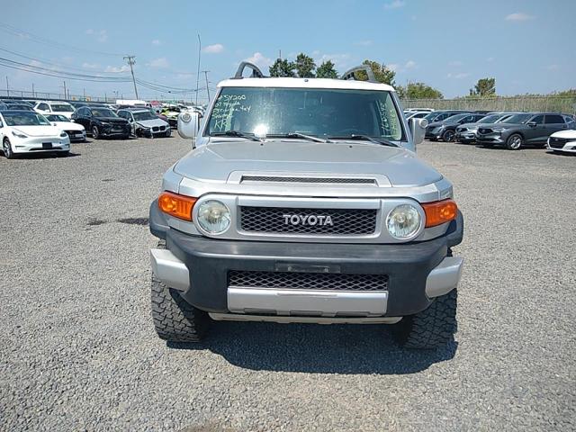 JTEBU11F970003247 - 2007 TOYOTA FJ CRUISER SILVER photo 11