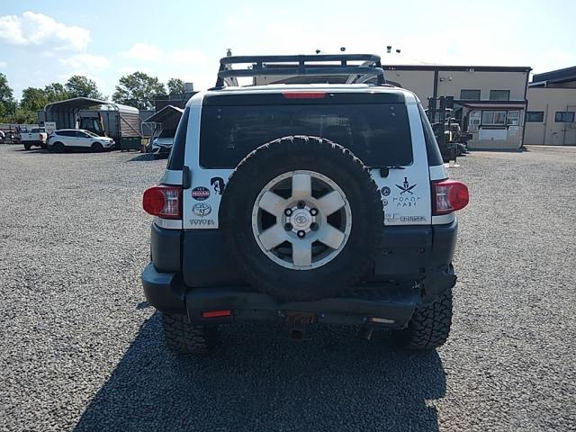 JTEBU11F970003247 - 2007 TOYOTA FJ CRUISER SILVER photo 12