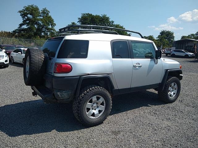 JTEBU11F970003247 - 2007 TOYOTA FJ CRUISER SILVER photo 3