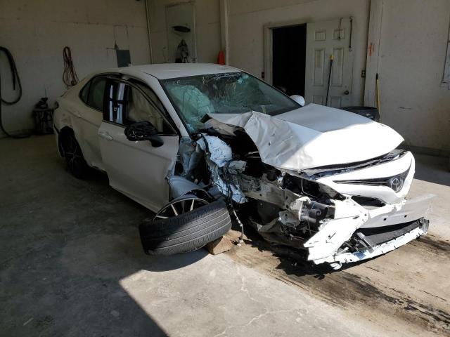 4T1G11AK7PU770292 - 2023 TOYOTA CAMRY SE NIGHT SHADE WHITE photo 4