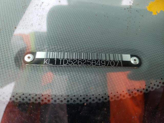 KL1TD52625B497071 - 2005 CHEVROLET AVEO BASE BLACK photo 12