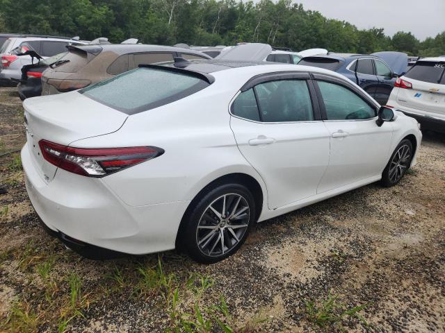 4T1F11BK0PU107995 - 2023 TOYOTA CAMRY XLE Weiß Foto 3