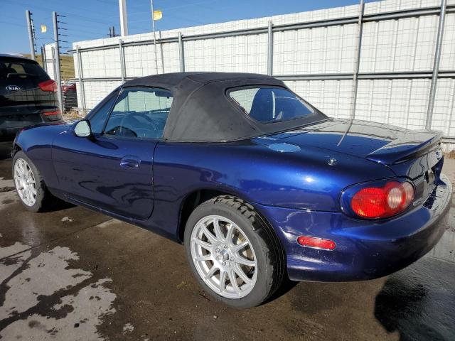 JM1NB353040408010 - 2004 MAZDA MX-5 MIATA BASE BLUE photo 2