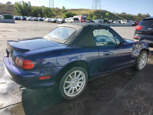 JM1NB353040408010 - 2004 MAZDA MX-5 MIATA BASE BLUE photo 3
