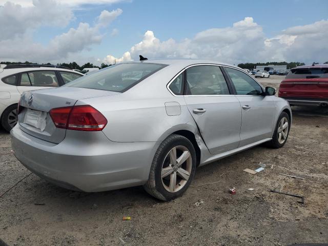 1VWBP7A30DC096803 - 2013 VOLKSWAGEN PASSAT SE Արծաթագույն լուսանկար 3