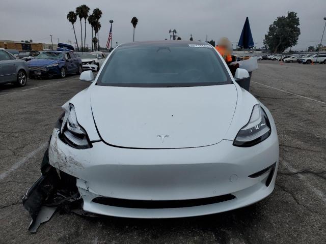 5YJ3E1EA5JF059120 - 2018 TESLA MODEL 3 WHITE photo 5