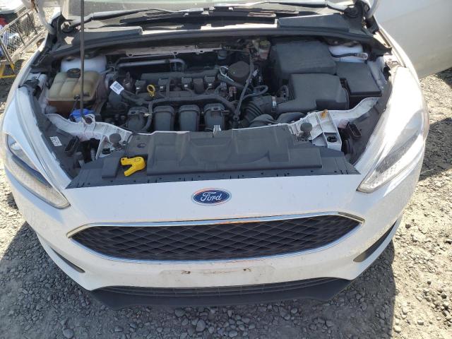 1FADP3K24GL217112 - 2016 FORD FOCUS SE WHITE photo 11