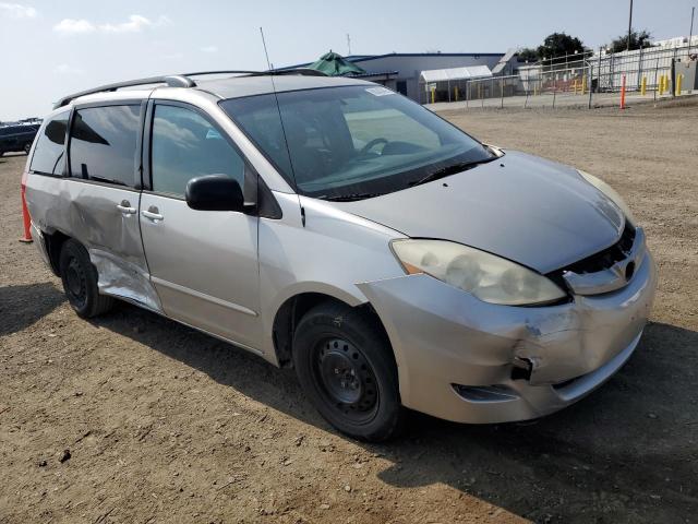 5TDZK23C07S042954 - 2007 TOYOTA SIENNA CE SILVER photo 4