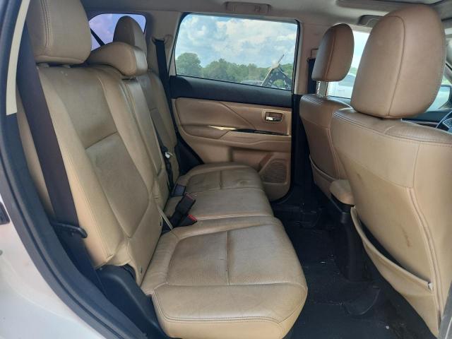 JA4AZ3A36EZ017743 - 2014 MITSUBISHI OUTLANDER SE WHITE photo 11