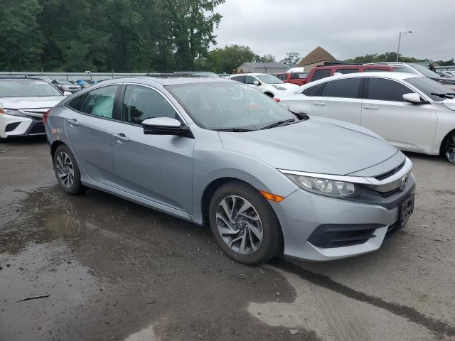 2HGFC2F73JH556397 - 2018 HONDA CIVIC EX ვერცხლისფერი ფოტო 4