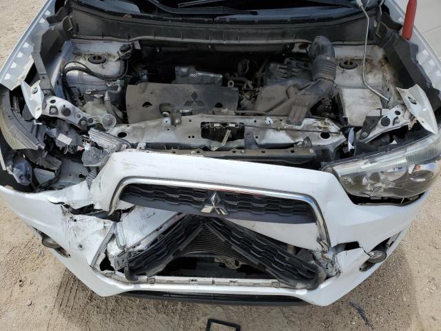 4A4AP3AU4FE018220 - 2015 MITSUBISHI OUTLANDER ES WHITE photo 12