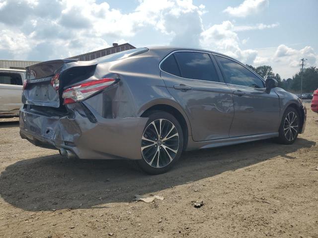 4T1B11HK2JU588393 - 2018 TOYOTA CAMRY L GRAY photo 3
