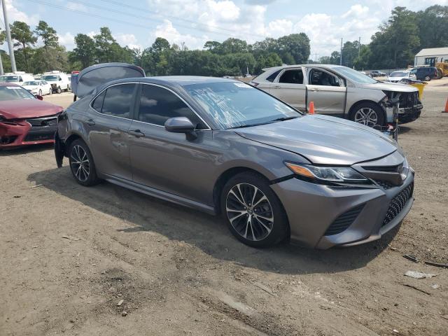 4T1B11HK2JU588393 - 2018 TOYOTA CAMRY L GRAY photo 4