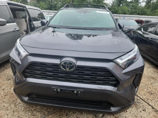 2T3P1RFV1NW305240 - 2022 TOYOTA RAV4 XLE GRAY photo 5