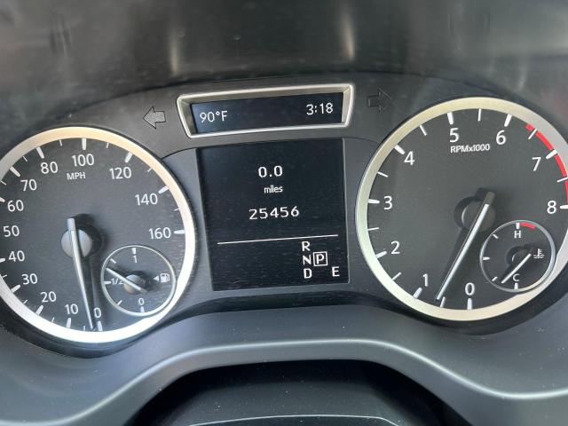 SJKCH5CR6HA037943 - 2017 INFINITI QX30 BASE Mavi foto 8