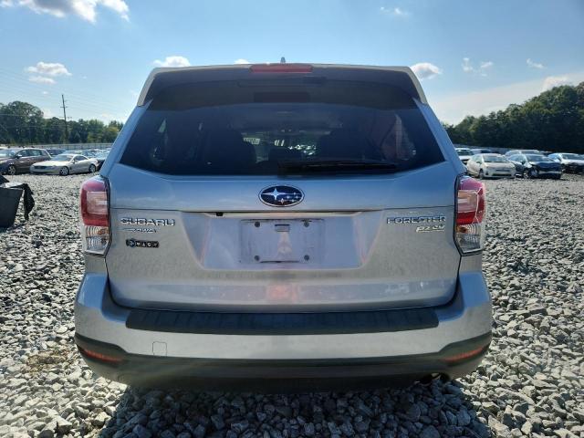 JF2SJADC8HH508201 - 2017 SUBARU FORESTER 2.5I PREMIUM 银色 照片 6
