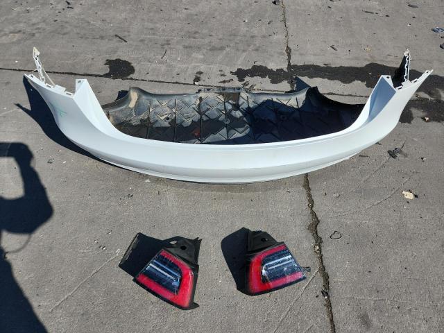 5YJ3E1EB2JF074943 - 2018 TESLA MODEL 3 白色 照片 13