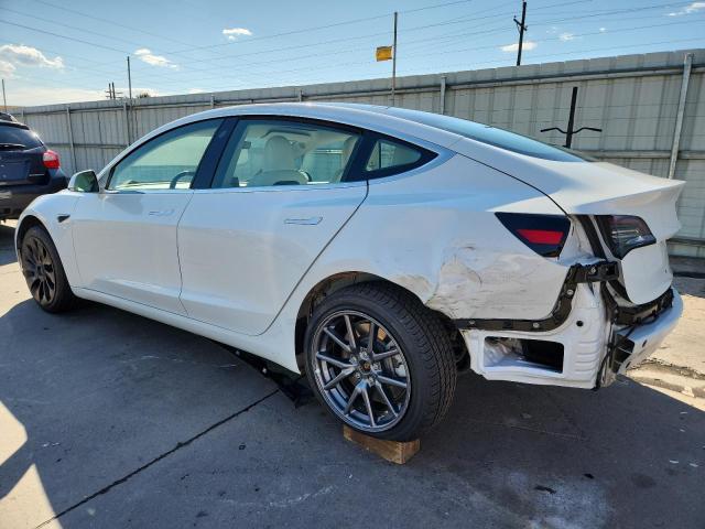 5YJ3E1EB2JF074943 - 2018 TESLA MODEL 3 白色 照片 2