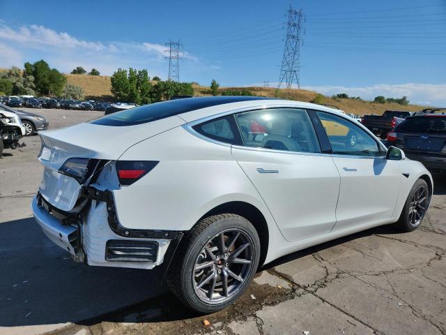 5YJ3E1EB2JF074943 - 2018 TESLA MODEL 3 白色 照片 3