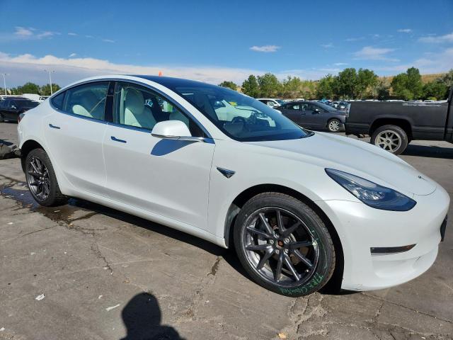 5YJ3E1EB2JF074943 - 2018 TESLA MODEL 3 白色 照片 4