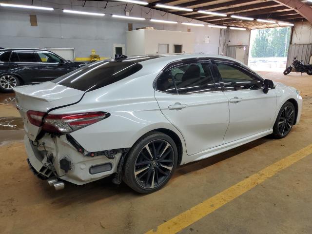 4T1B61HK2KU710074 - 2019 TOYOTA CAMRY XSE Білий фото 3