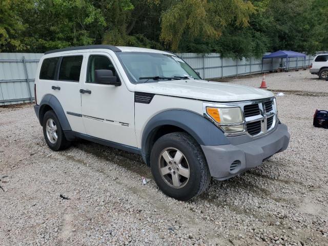 1D8GT28KX7W644587 - 2007 DODGE NITRO SXT WHITE photo 4