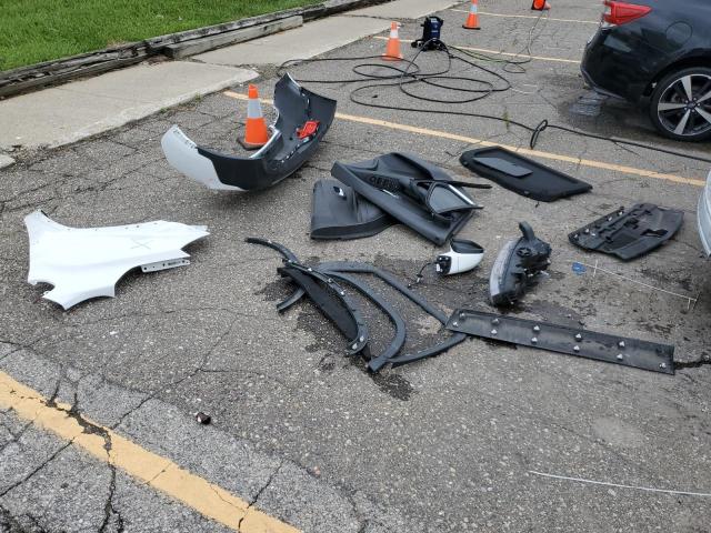 3GNCJLSB2KL326390 - 2019 CHEVROLET TRAX 1LT WHITE photo 13