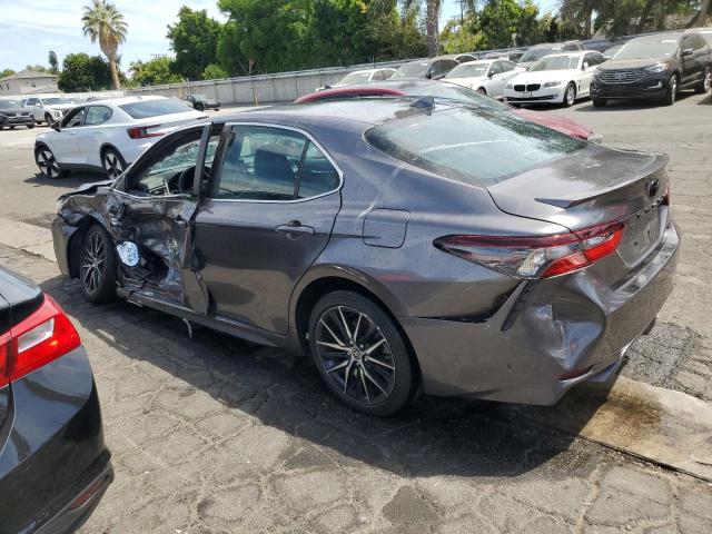 4T1G11AK2NU037077 - 2022 TOYOTA CAMRY SE ნაცრისფერი ფოტო 2