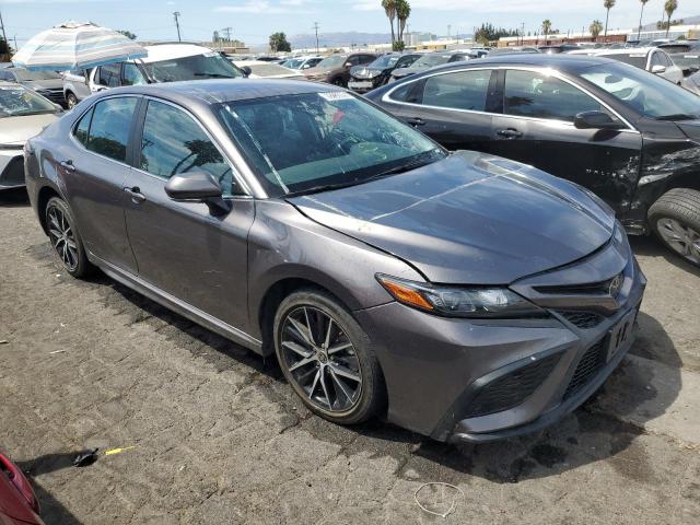 4T1G11AK2NU037077 - 2022 TOYOTA CAMRY SE ნაცრისფერი ფოტო 4