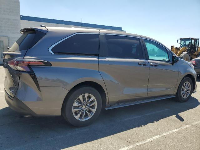5TDKRKEC0PS152073 - 2023 TOYOTA SIENNA LE GRAY photo 3