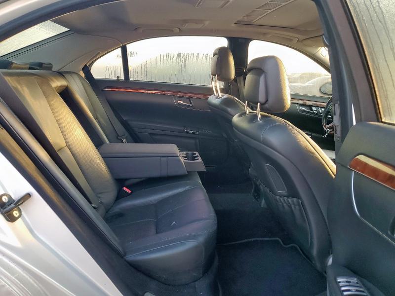 WDDNG86XX8A203400 - 2008 MERZ S 550 4MATIC SILVER photo 10