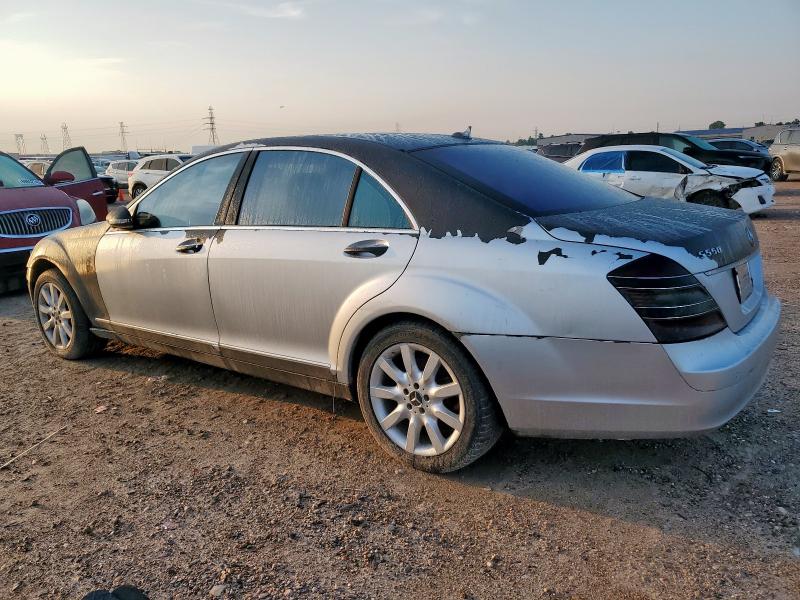 WDDNG86XX8A203400 - 2008 MERZ S 550 4MATIC SILVER photo 2