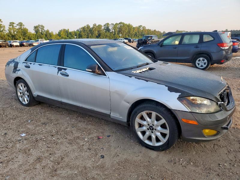 WDDNG86XX8A203400 - 2008 MERZ S 550 4MATIC SILVER photo 4