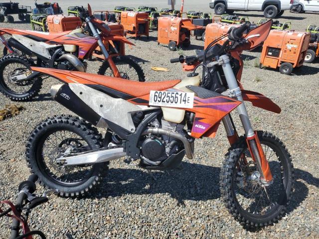 VBKEXG404RM132087 - 2024 KTM ENDURO ORANGE photo 1