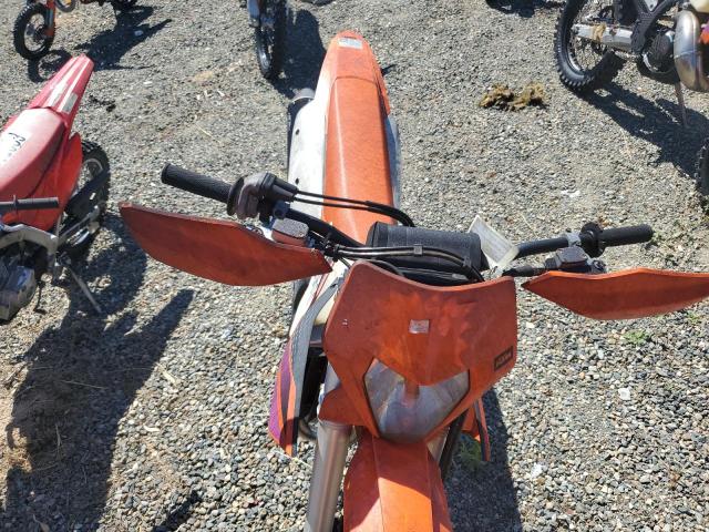 VBKEXG404RM132087 - 2024 KTM ENDURO ORANGE photo 5