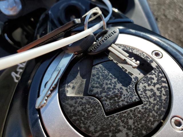 JKAEXEE10DDA13956 - 2013 KAWASAKI EX650 E BLACK photo 8