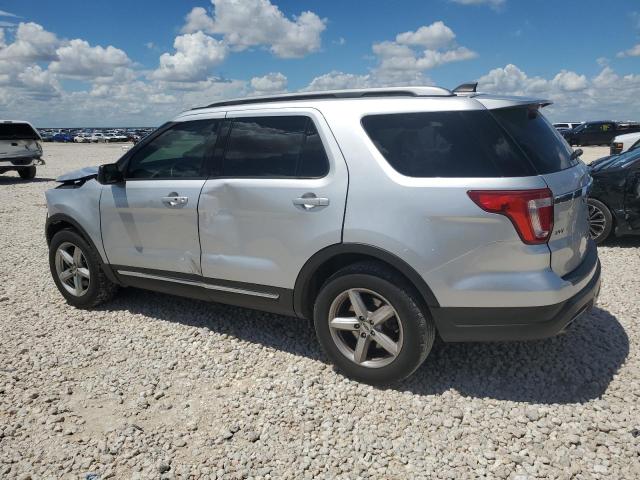 1FM5K7DH9JGA88320 - 2018 FORD EXPLORER XLT SILVER photo 2