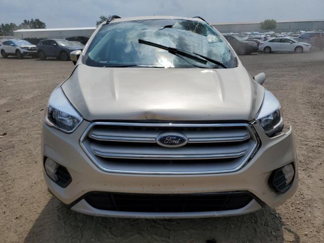 1FMCU0GD7JUC33115 - 2018 FORD ESCAPE SE BEIGE photo 5